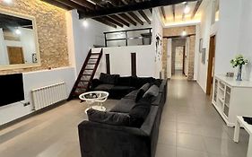 Des Rustic Center